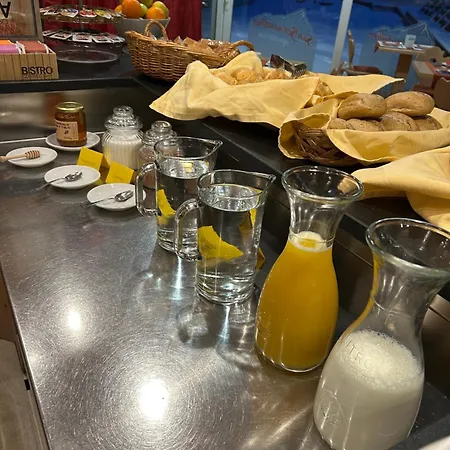 圣贝纳迪诺公寓式酒店 3*